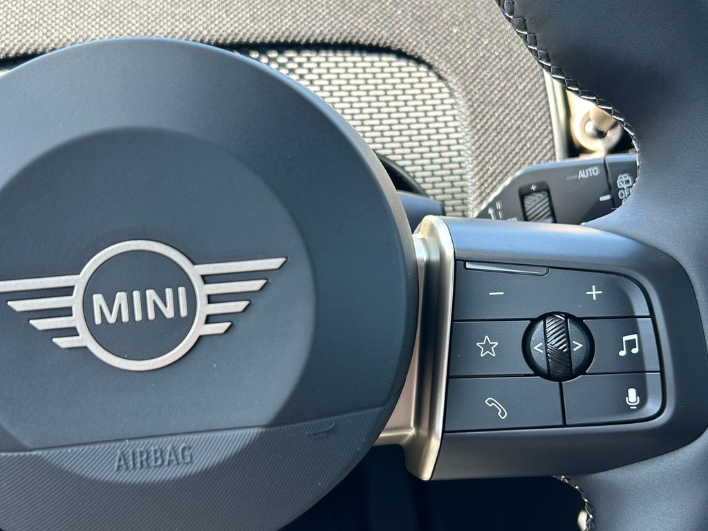 2025 MINI Cooper Countryman Iconic 20