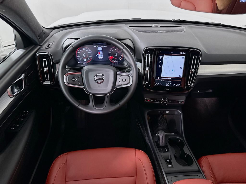 Thumbnail: 2019 Volvo XC40 - 23