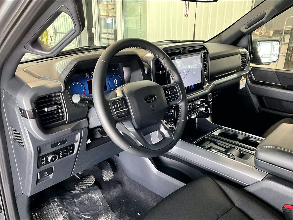 2026 Ford F-150 — photo 9