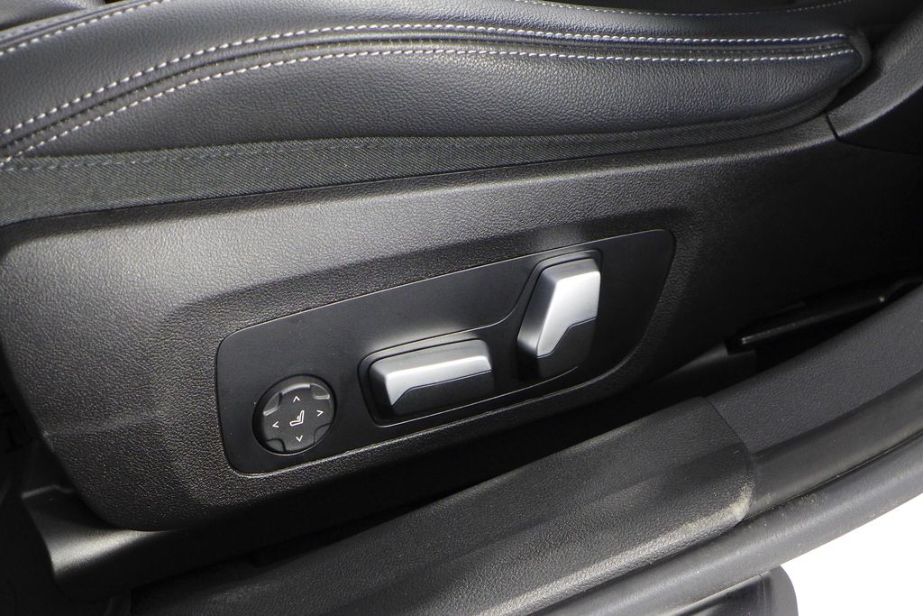 Thumbnail: 2023 BMW 3 Series - 23