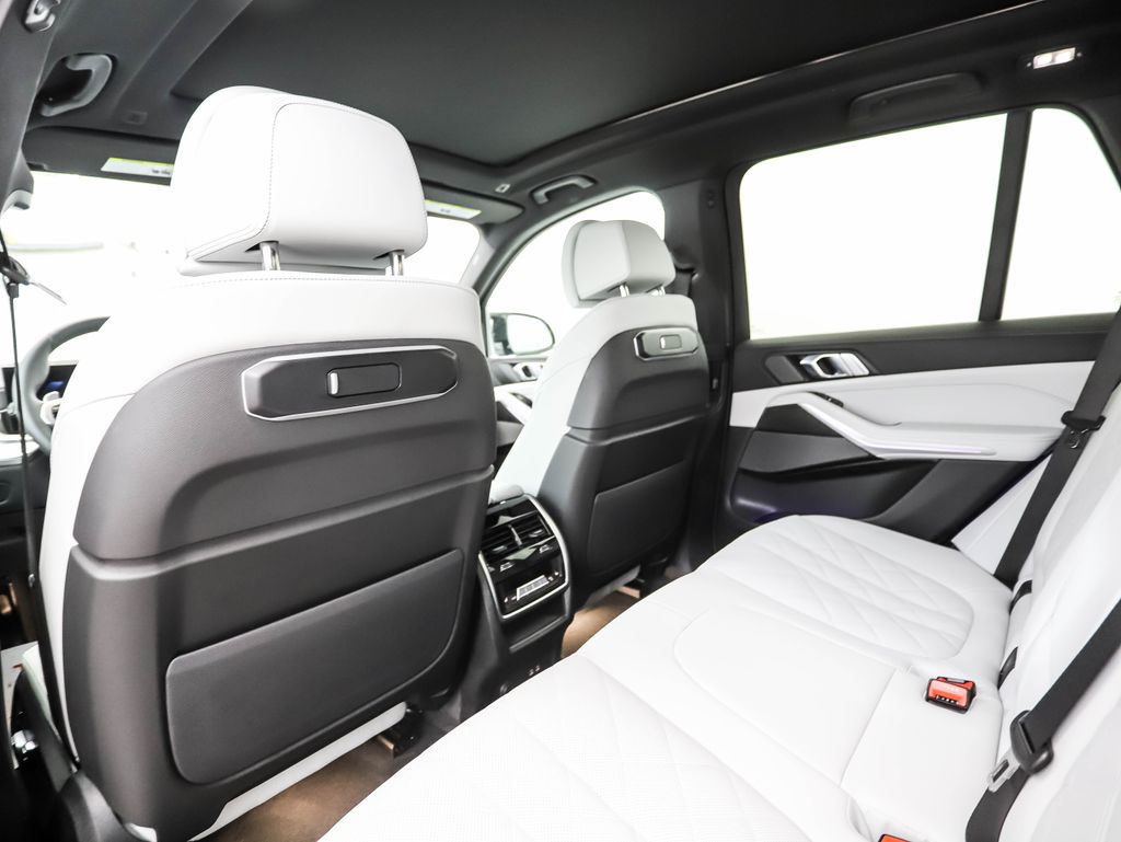 Thumbnail: 2026 BMW X5 - 20