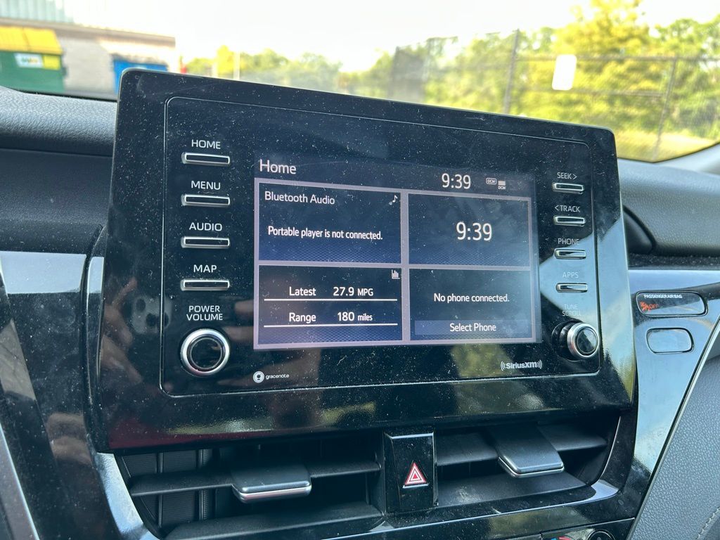 2024 Toyota Camry SE 24