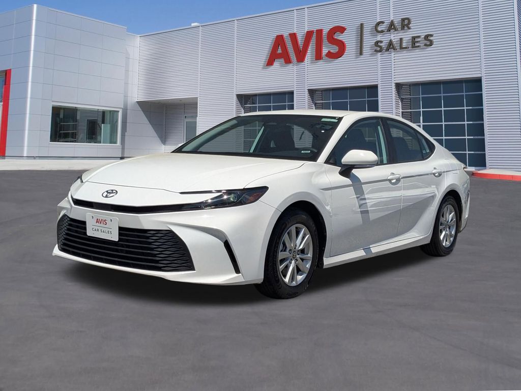 2025 Toyota Camry LE FWD