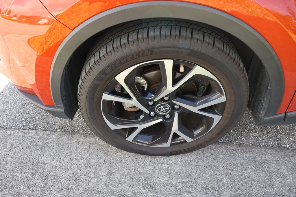 Thumbnail: 2020 Toyota C-HR - 4