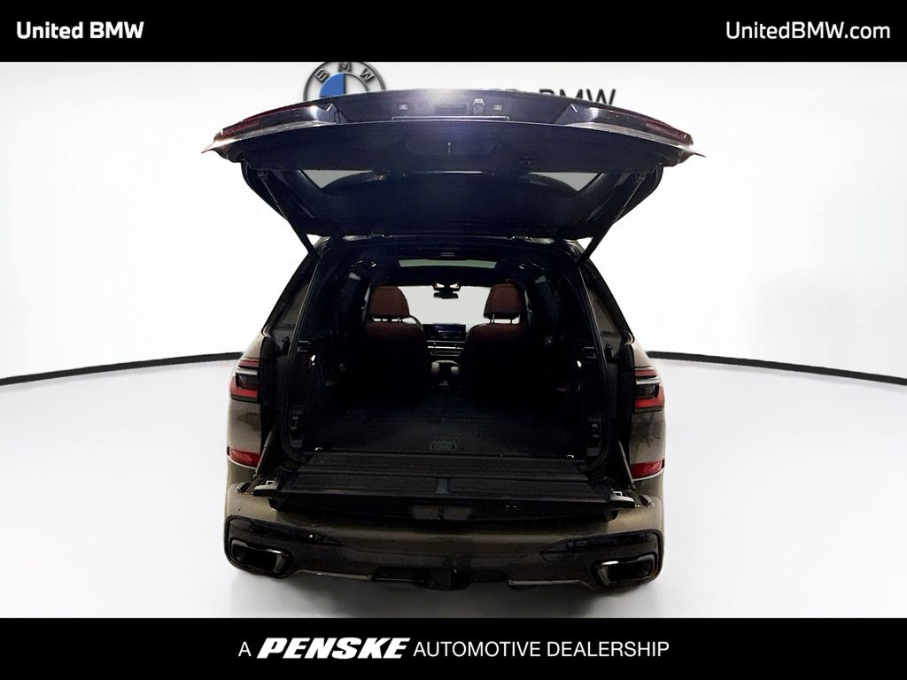 Thumbnail: 2025 BMW X7 - 14