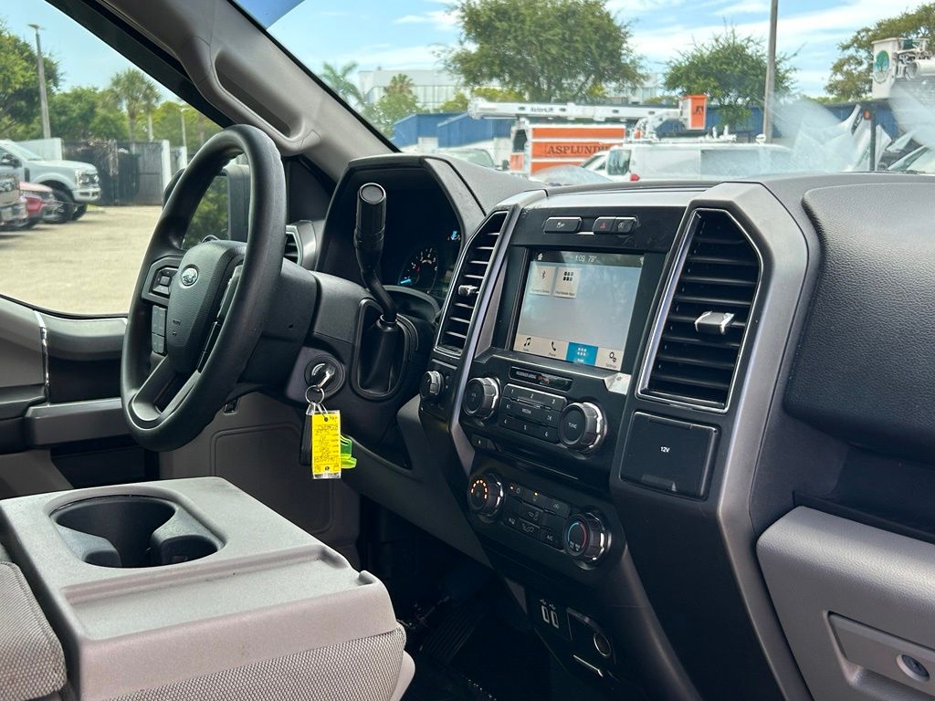 Used 2018 Gray Ford XLT image 27