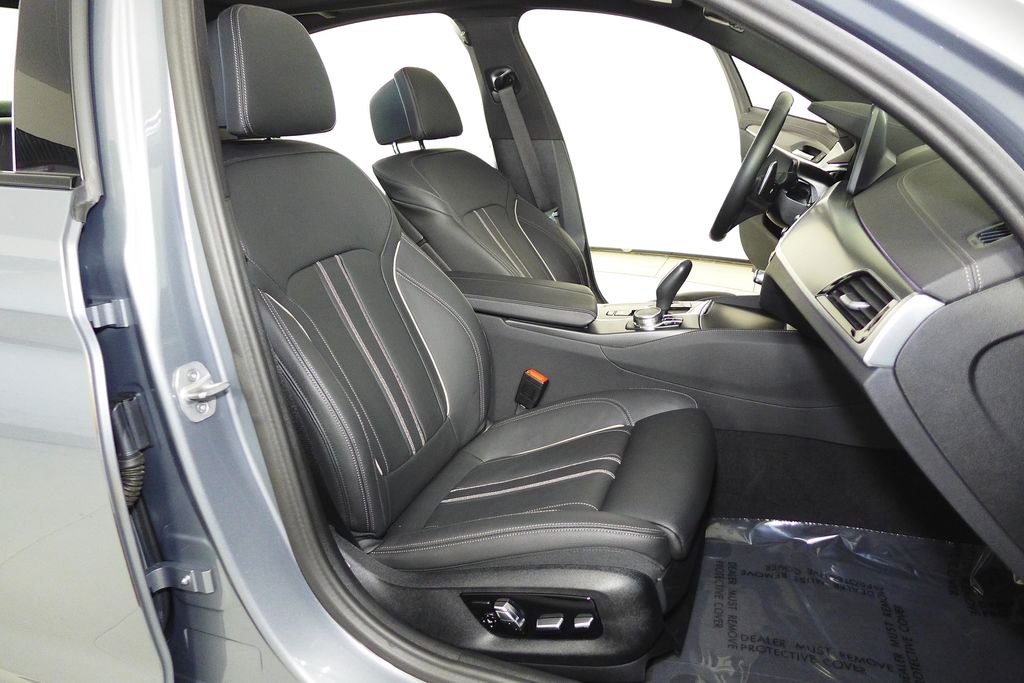 Thumbnail: 2023 BMW 5 Series - 19