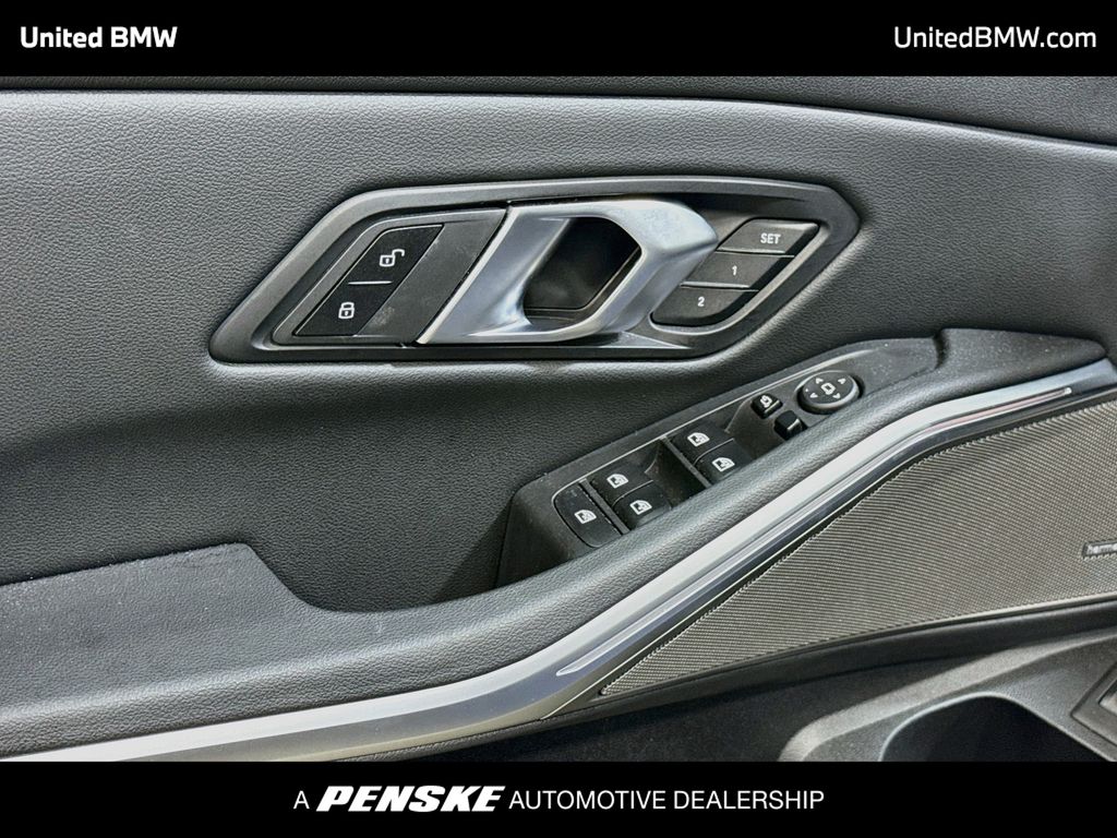 Thumbnail: 2024 BMW 3 Series - 3