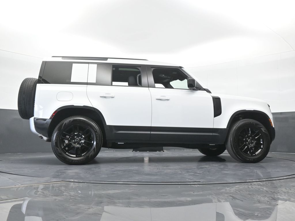 Used 2025 White Land Rover S image 78