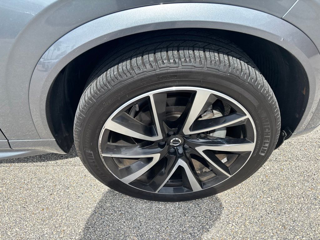 Used 2019 Gray Volvo T6 Inscription image 13