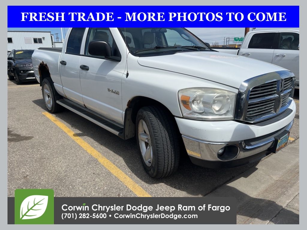 Bright White Clearcoat 2008 Dodge RAM 1500 SLT Quad Cab 4WD Pickup Truck Four-Wheel Drive 5-Speed Automatic