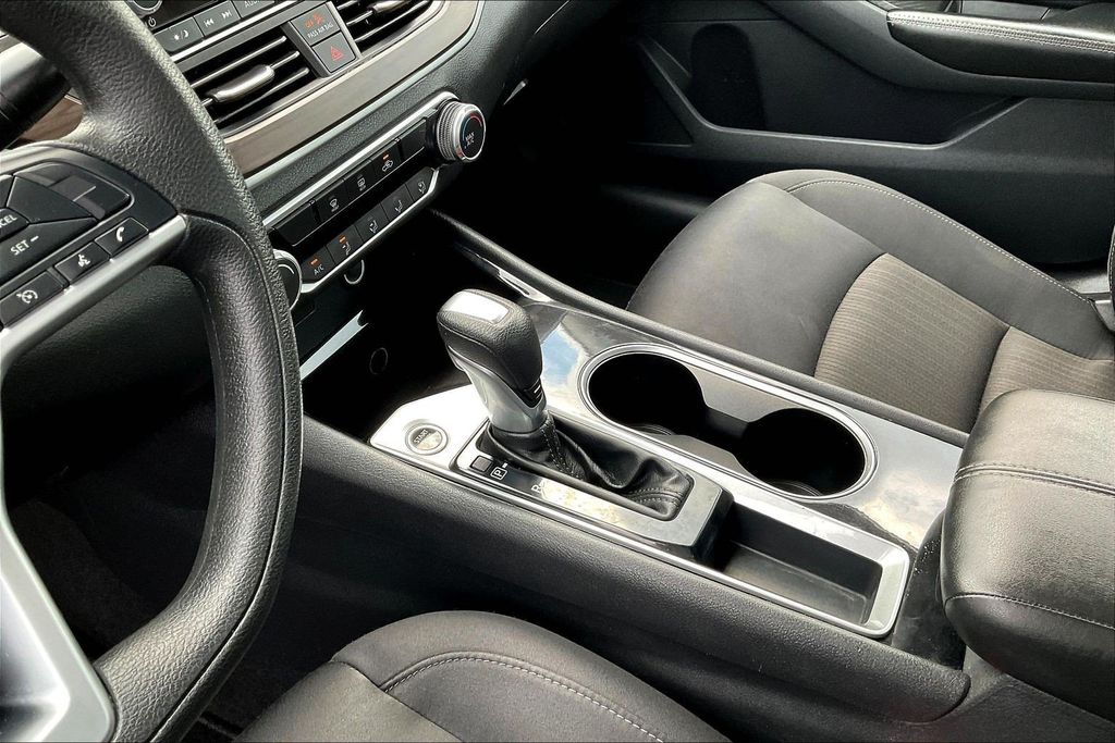 Used 2024 Nissan Altima Sedan