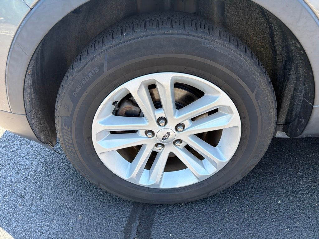 Thumbnail: 2012 Ford Explorer - 10