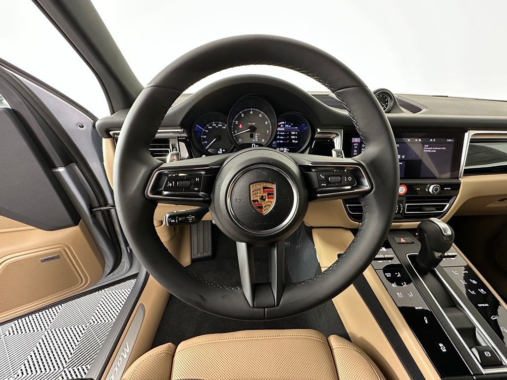 Thumbnail: 2026 Porsche Macan - 25