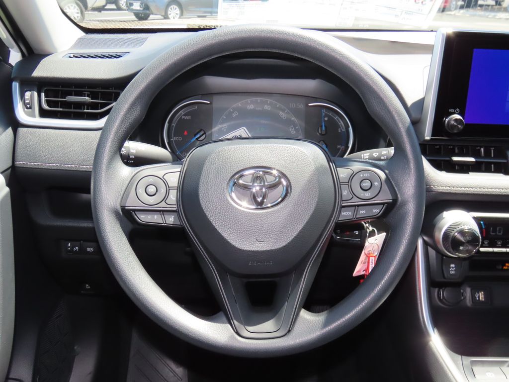 2025 Toyota RAV4 LE 10