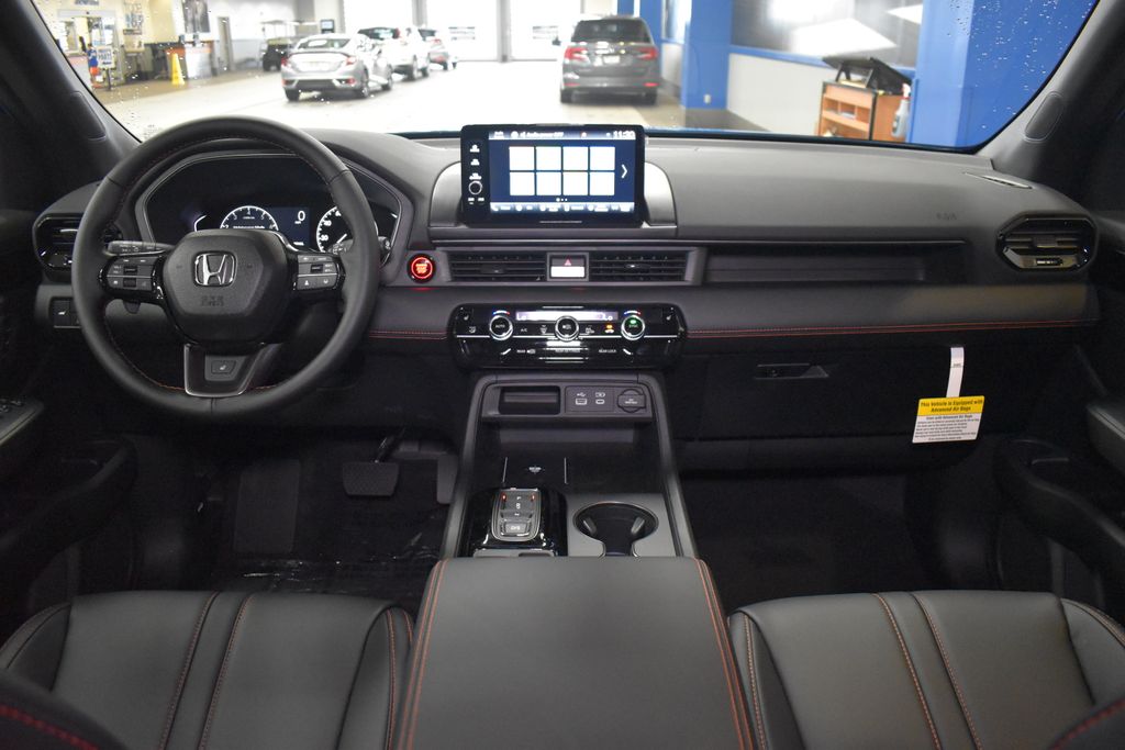 Thumbnail: 2025 Honda Pilot - 10