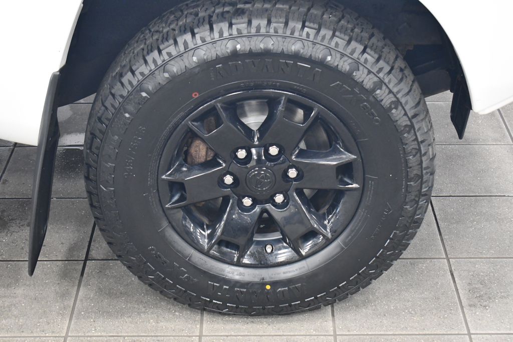Thumbnail: 2015 Toyota Tacoma - 11
