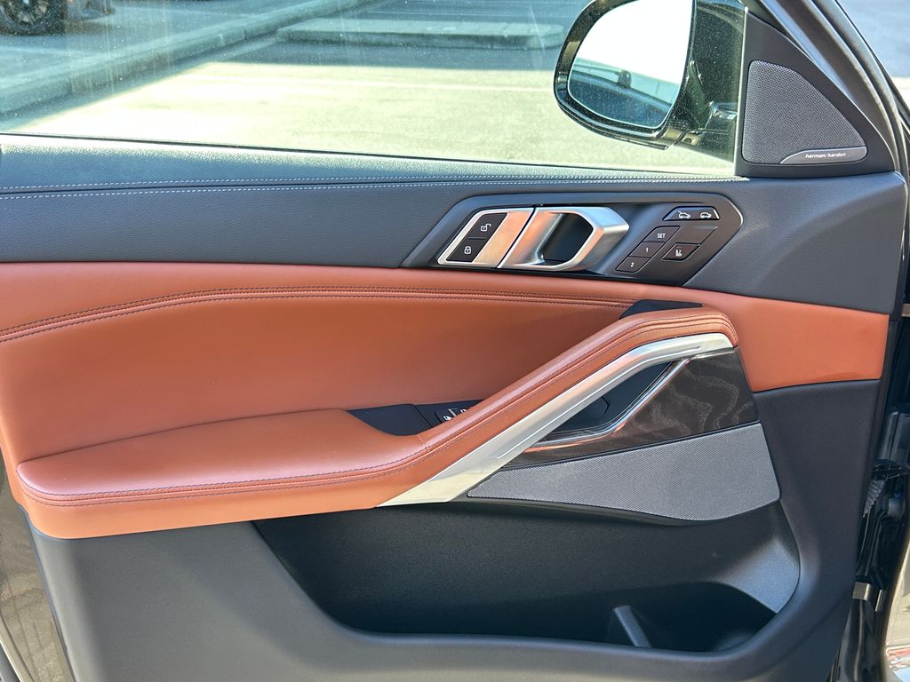 2023 BMW X6 xDrive40i 11