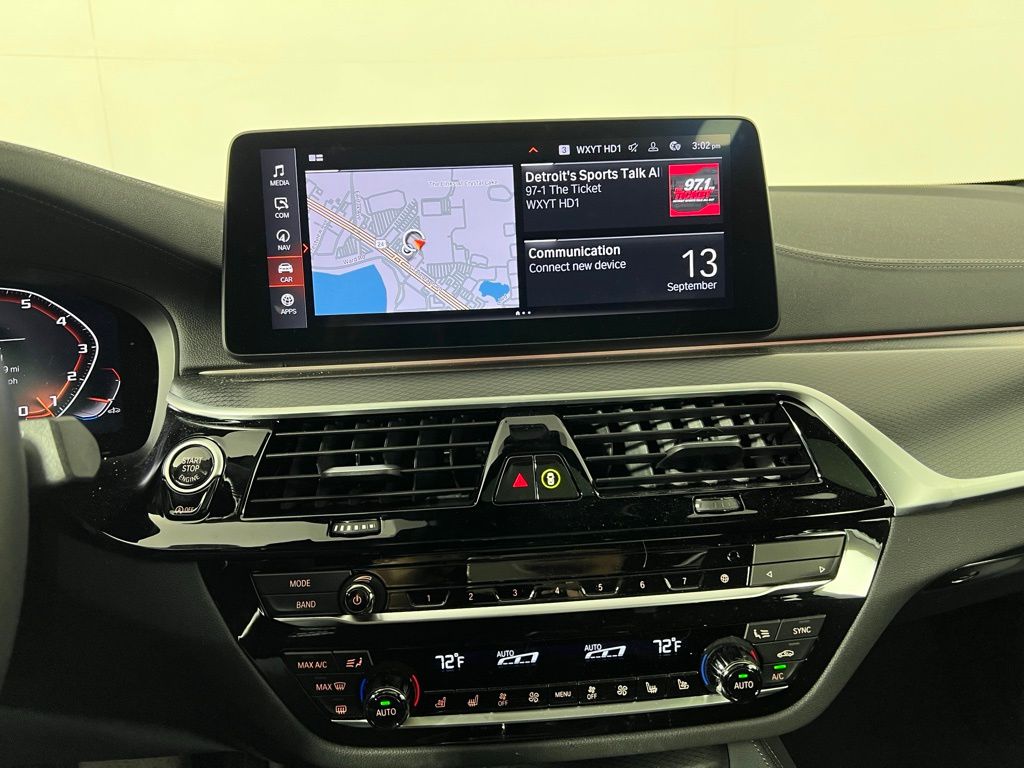 Thumbnail: 2023 BMW 5 Series - 21