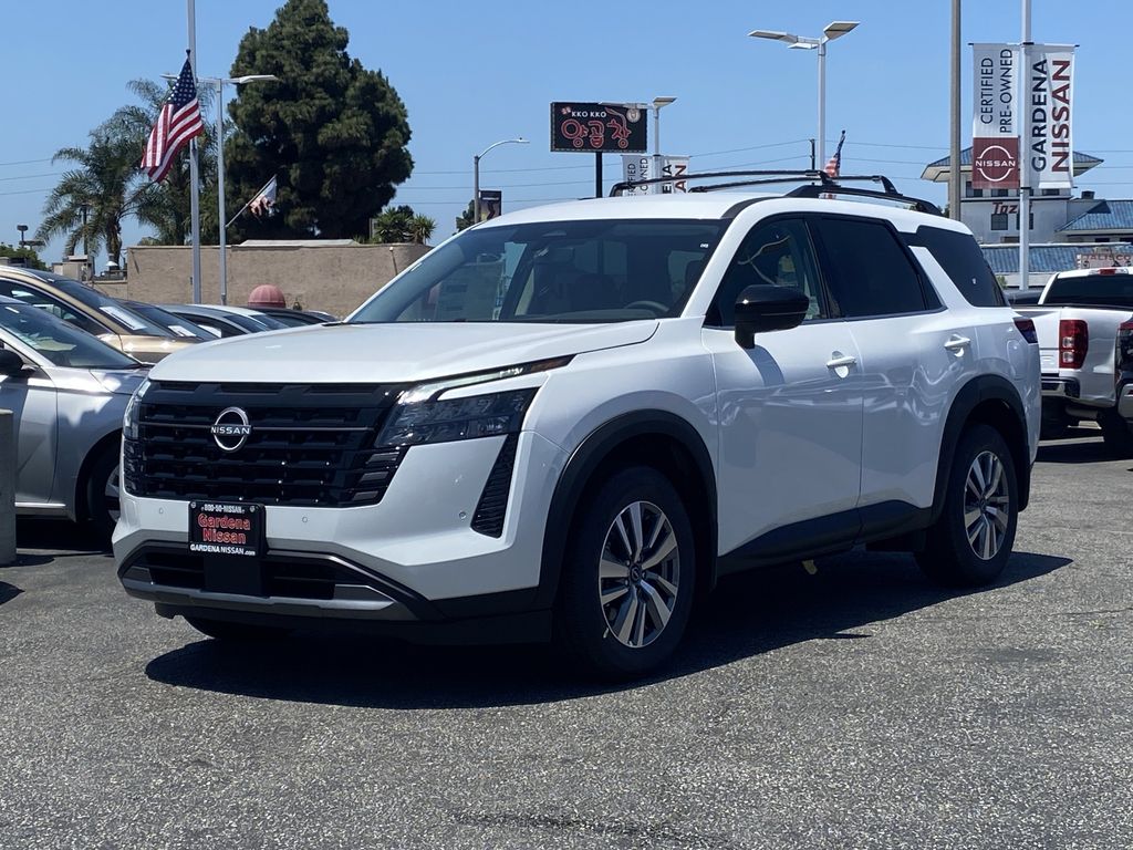 2026 Nissan Pathfinder SL