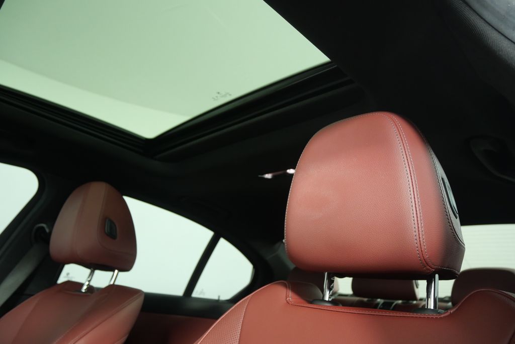 2023 BMW 3 Series 330i 12