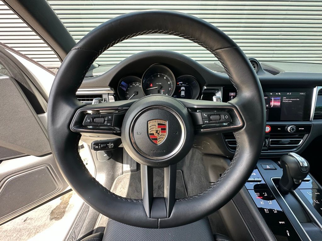 Thumbnail: 2023 Porsche Macan - 16