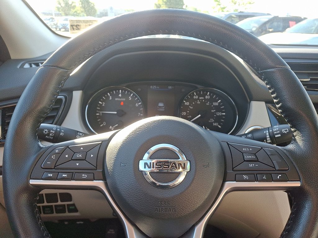 2022 Nissan Rogue Sport SV 19