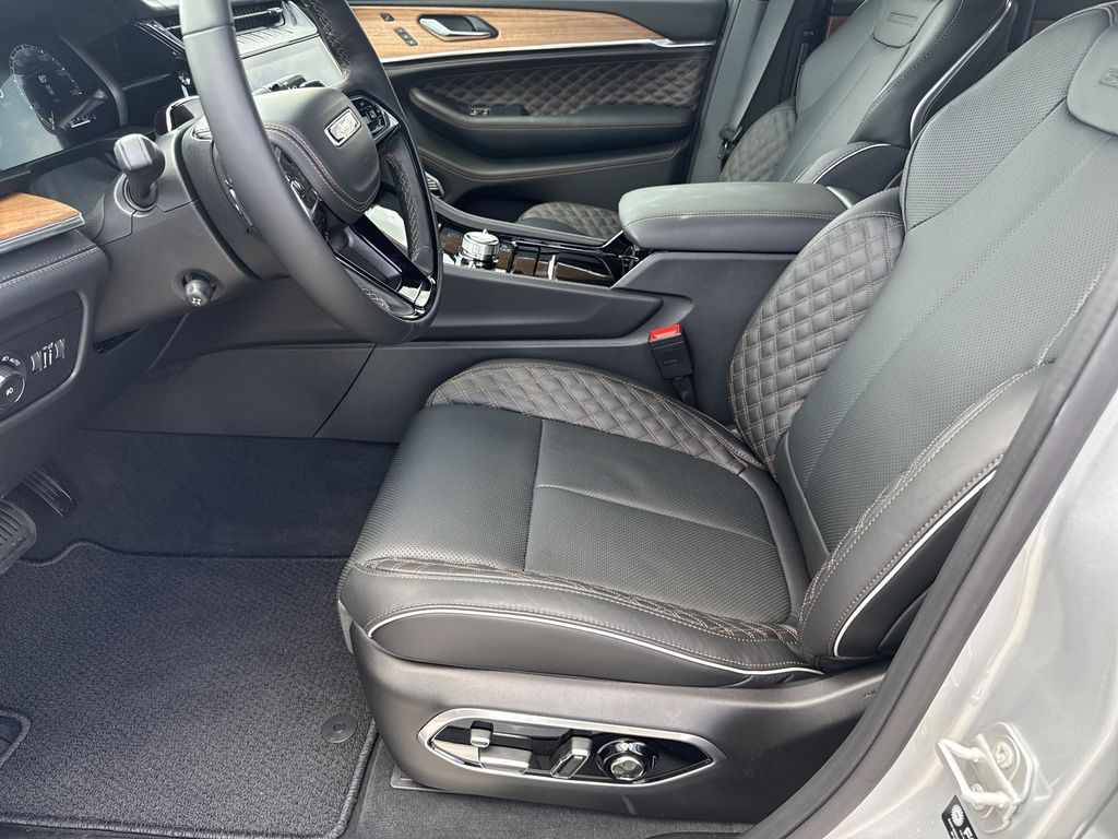 2026 Jeep Grand Cherokee L Summit - 11