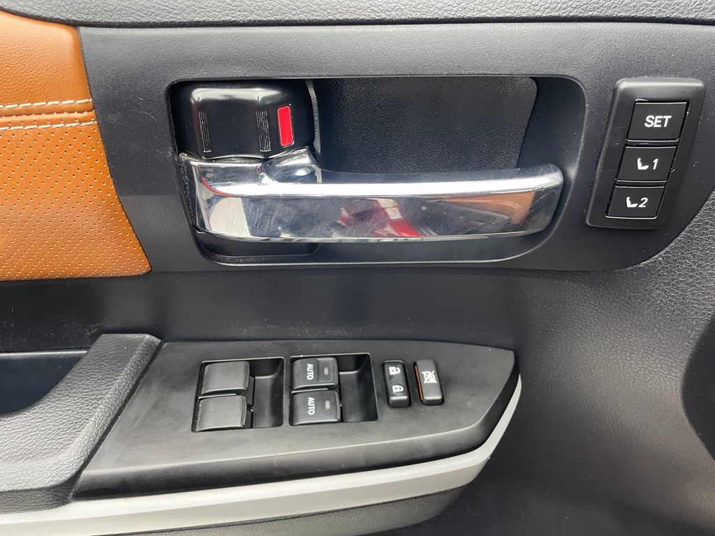 Thumbnail: 2019 Toyota Tundra - 10