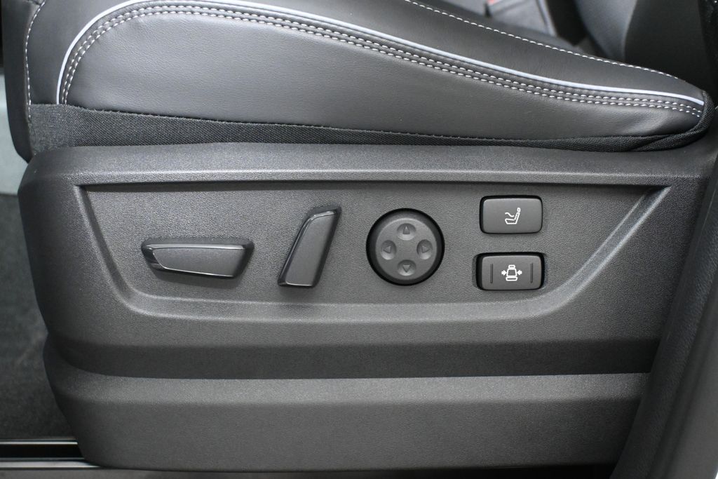 Thumbnail: 2026 INFINITI QX80 - 27