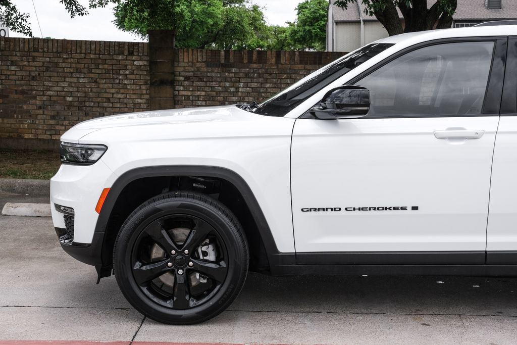 used 2023 Jeep Grand Cherokee L car, priced at $27,900