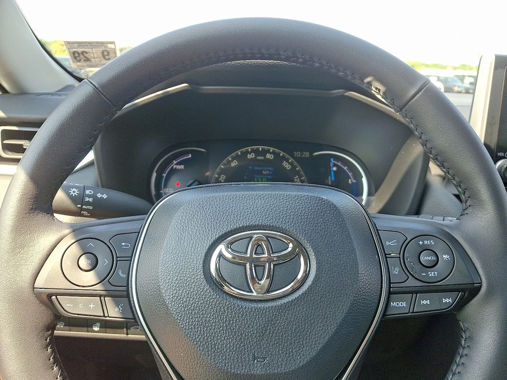 2024 Toyota RAV4 XLE 20