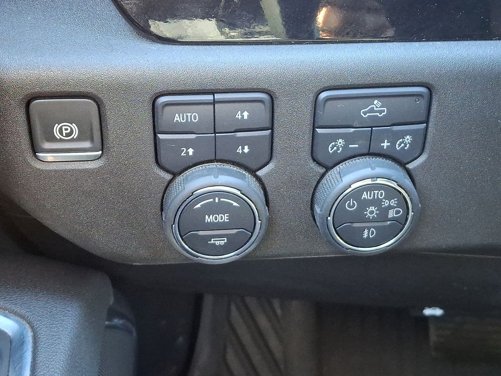 Thumbnail: 2025 Chevrolet Silverado 1500 - 23