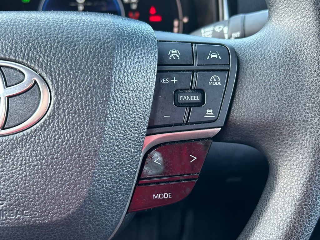 Thumbnail: 2025 Toyota Camry - 18