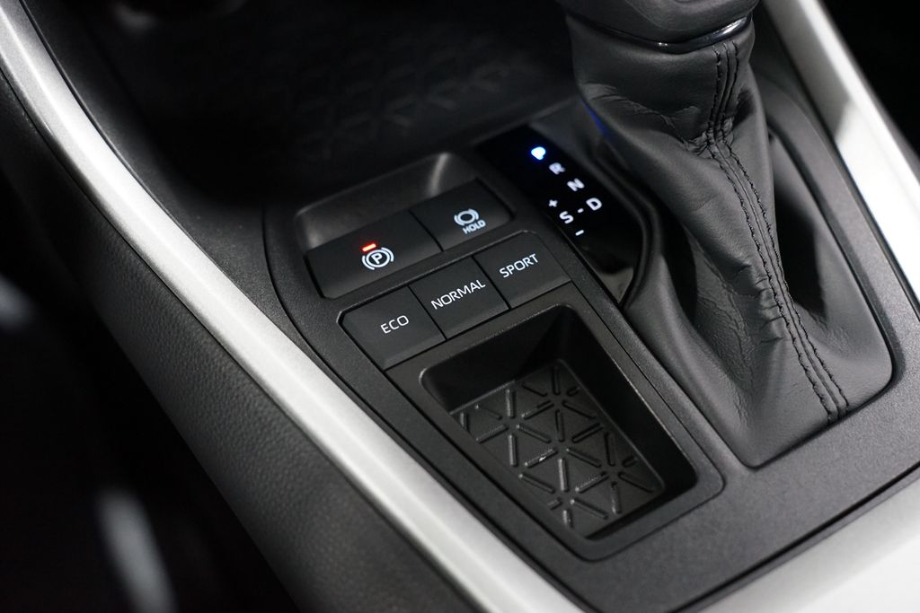 Thumbnail: 2025 Toyota RAV4 - 22