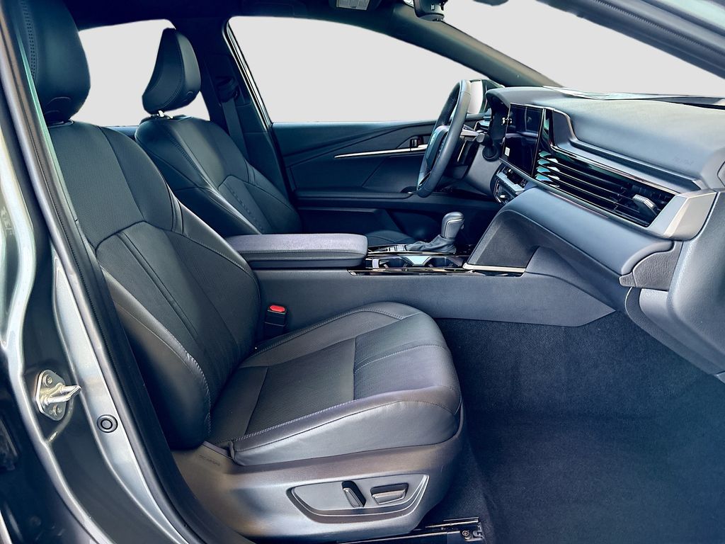 Thumbnail: 2025 Toyota Camry - 19