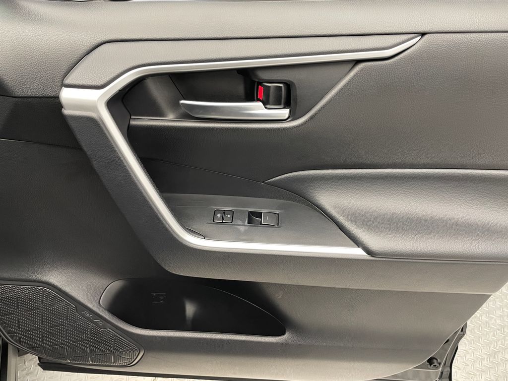 2024 Toyota RAV4 XLE 15
