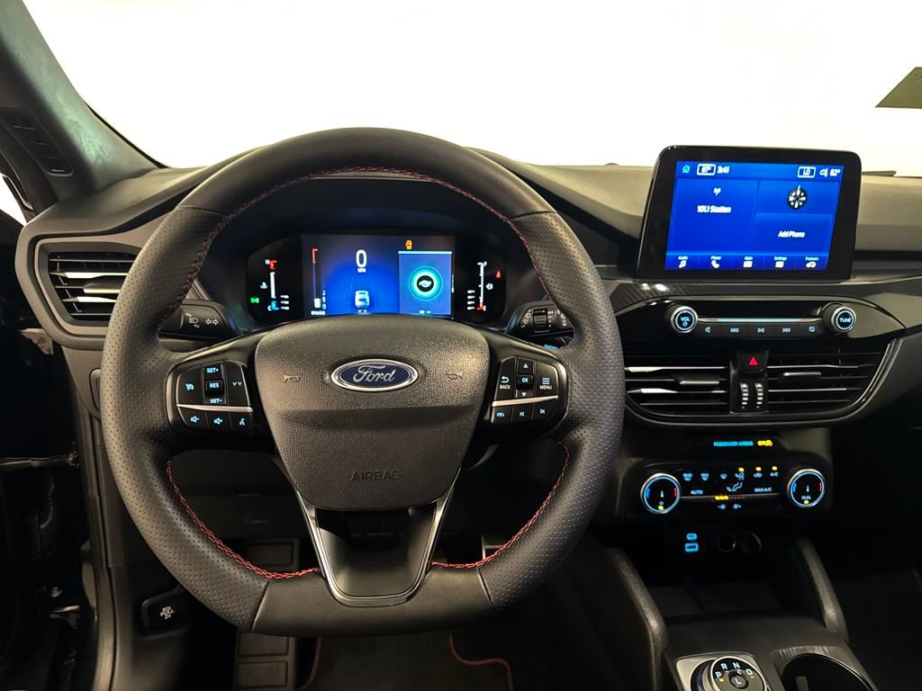 2023 Ford Escape ST-Line photo 3