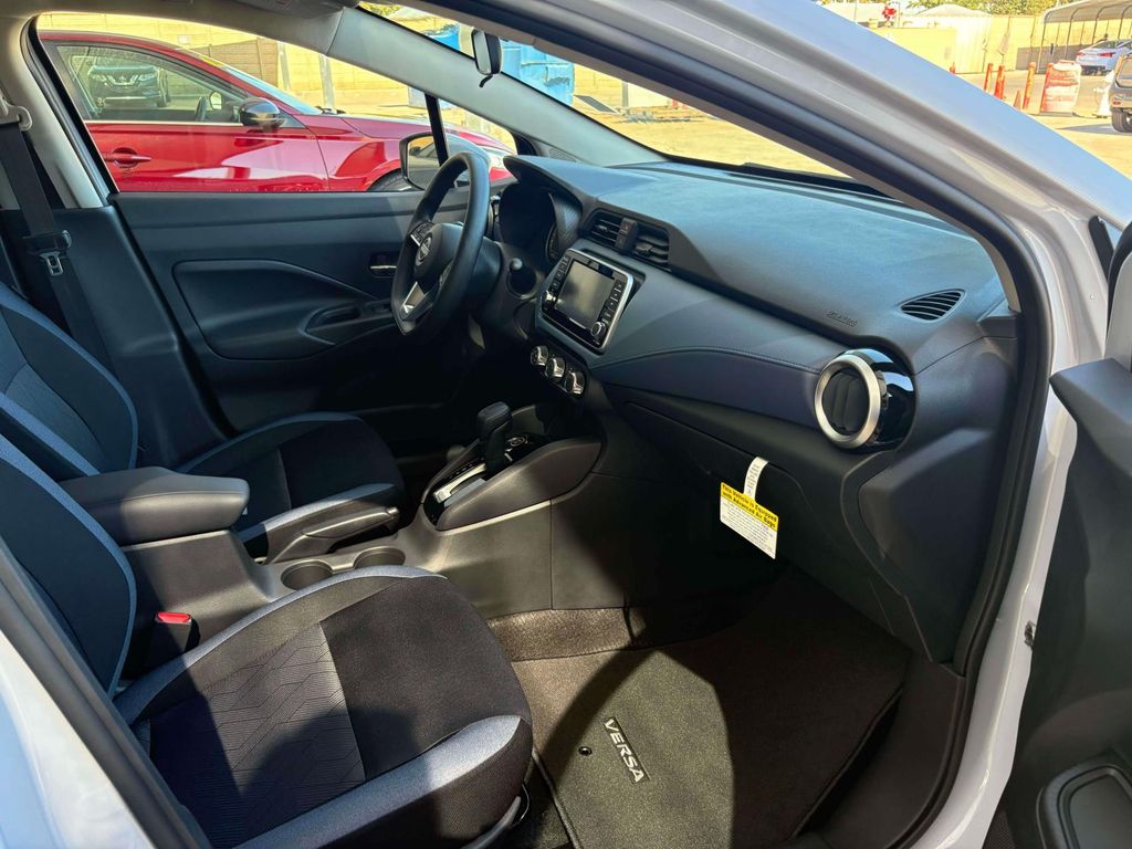 2025 Nissan Versa