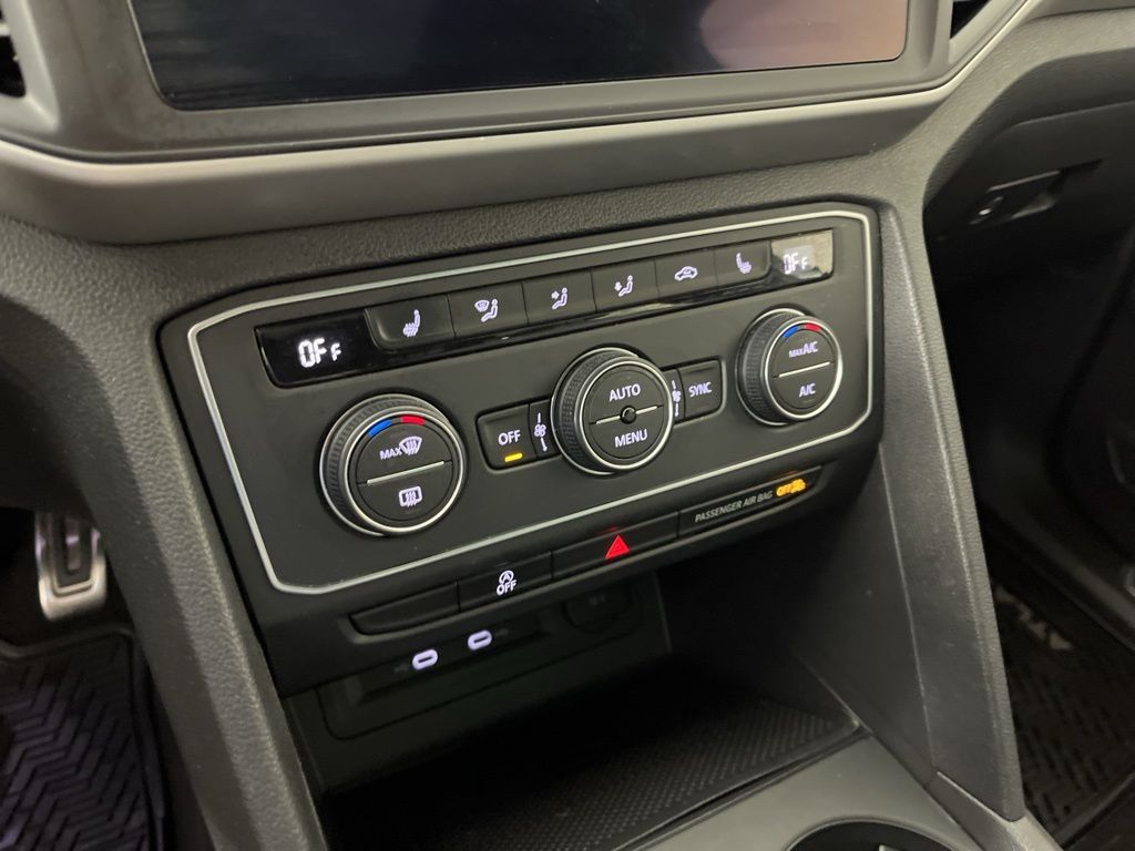 Thumbnail: 2021 Volkswagen Atlas - 32