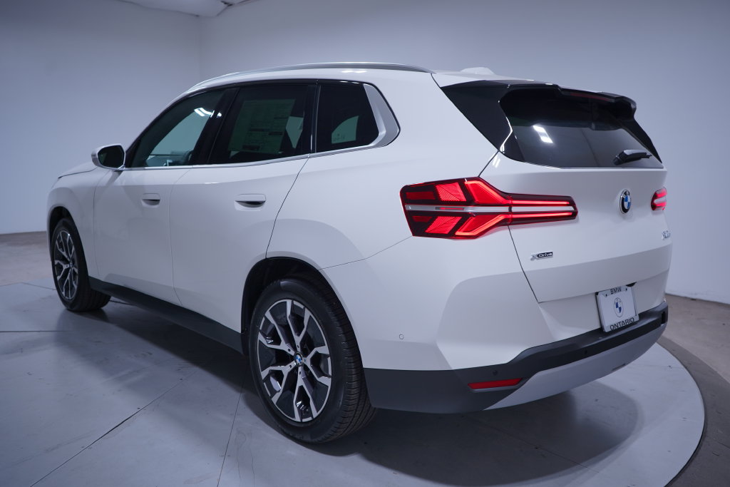 Thumbnail: 2026 BMW X3 - 3