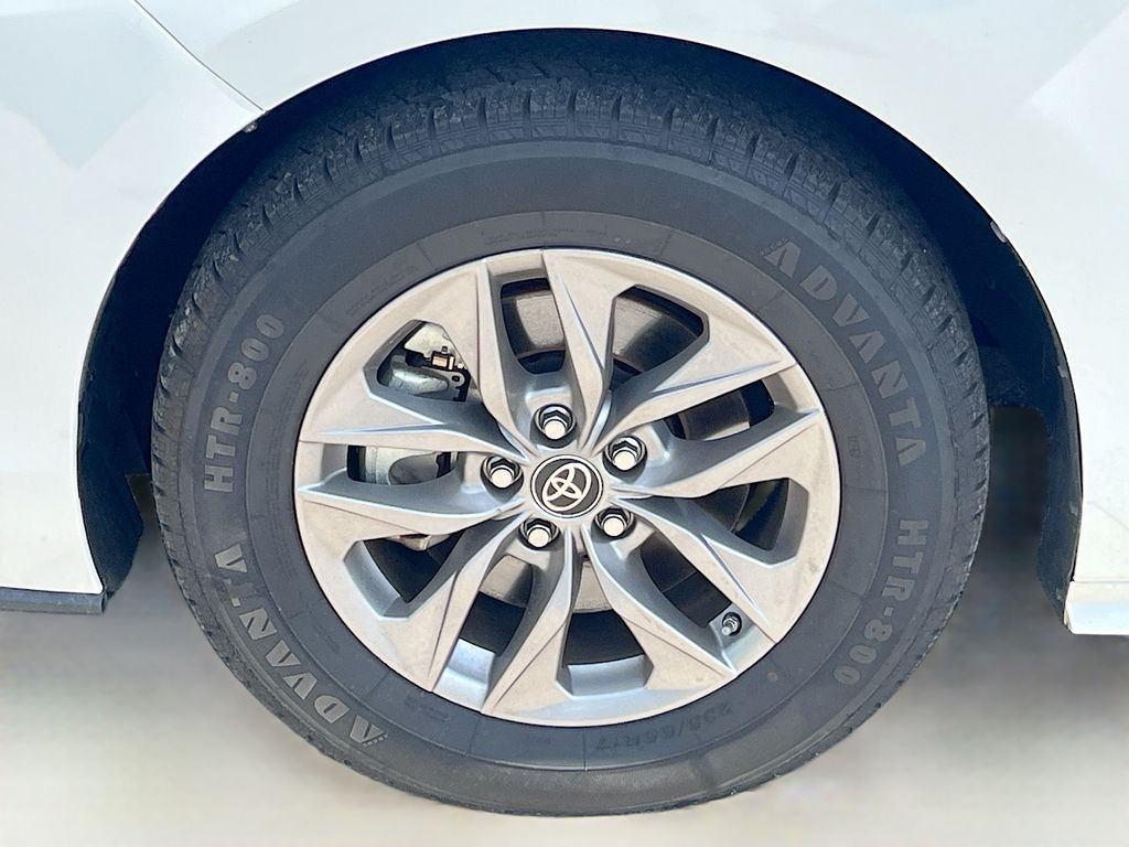 Used 2023 White Toyota LE image 30