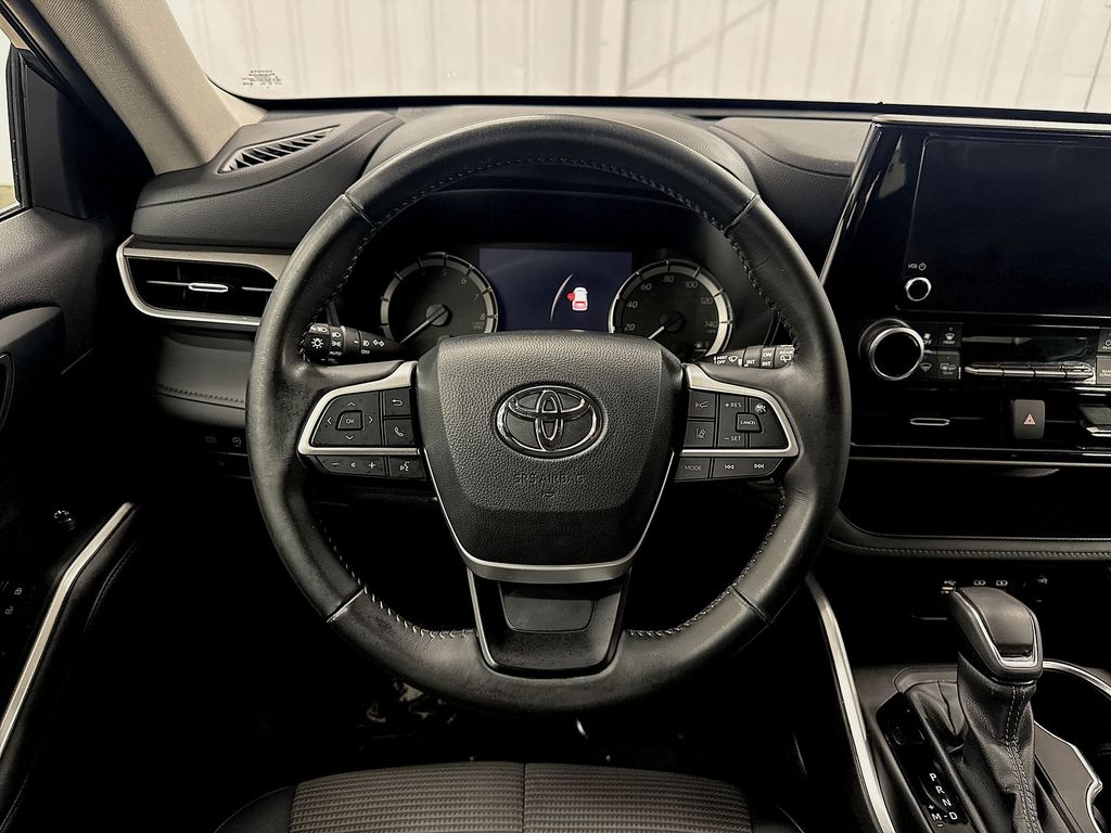 Used 2023 Toyota Highlander SUV