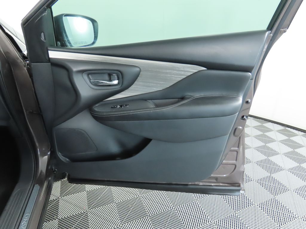 2017 Nissan Murano Platinum 26