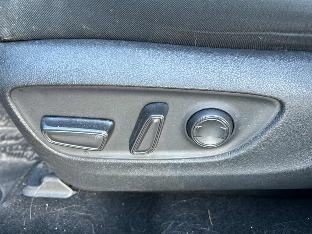 Thumbnail: 2024 Toyota RAV4 - 16