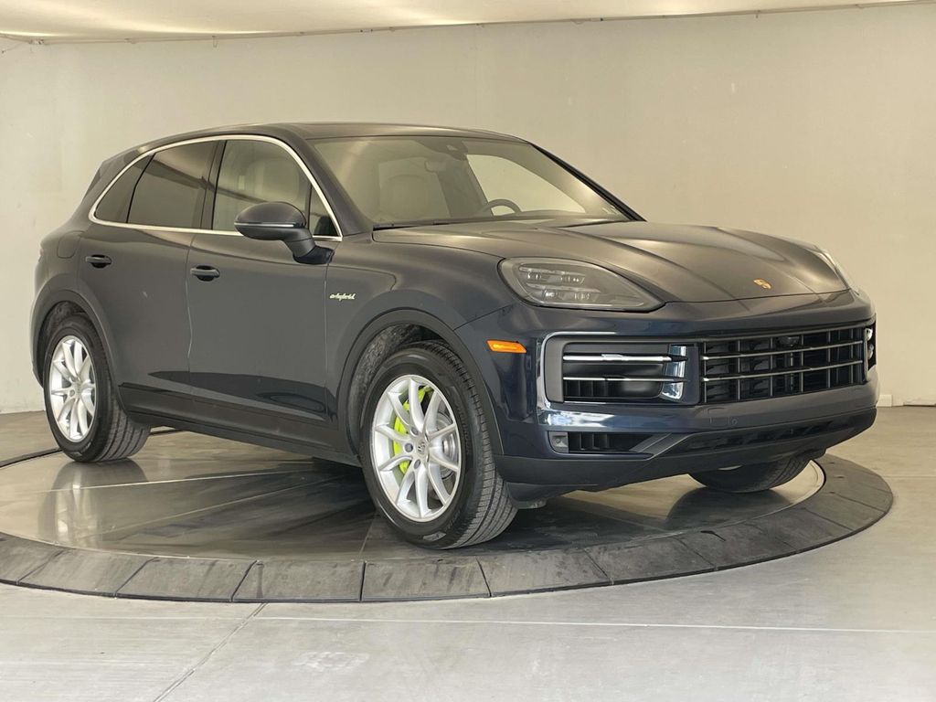 2024 Porsche Cayenne E-Hybrid Base - 8