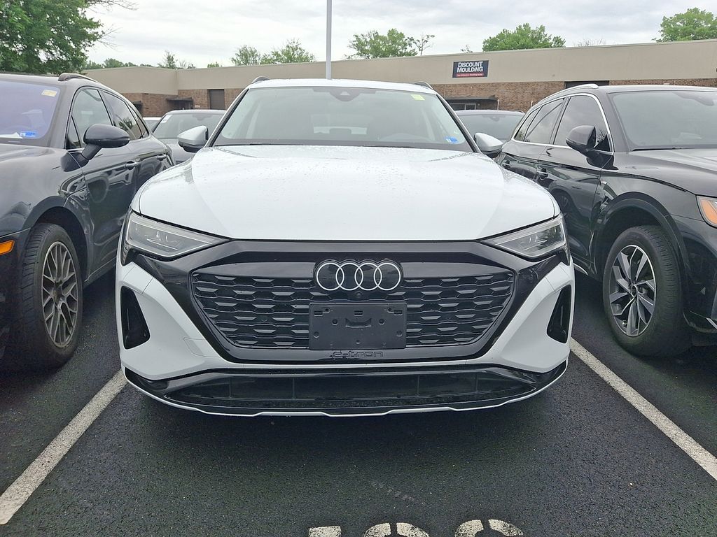 Thumbnail: 2024 Audi Q8 e-tron - 2