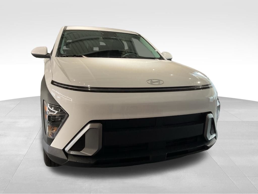 New 2026 White Hyundai SE image 8