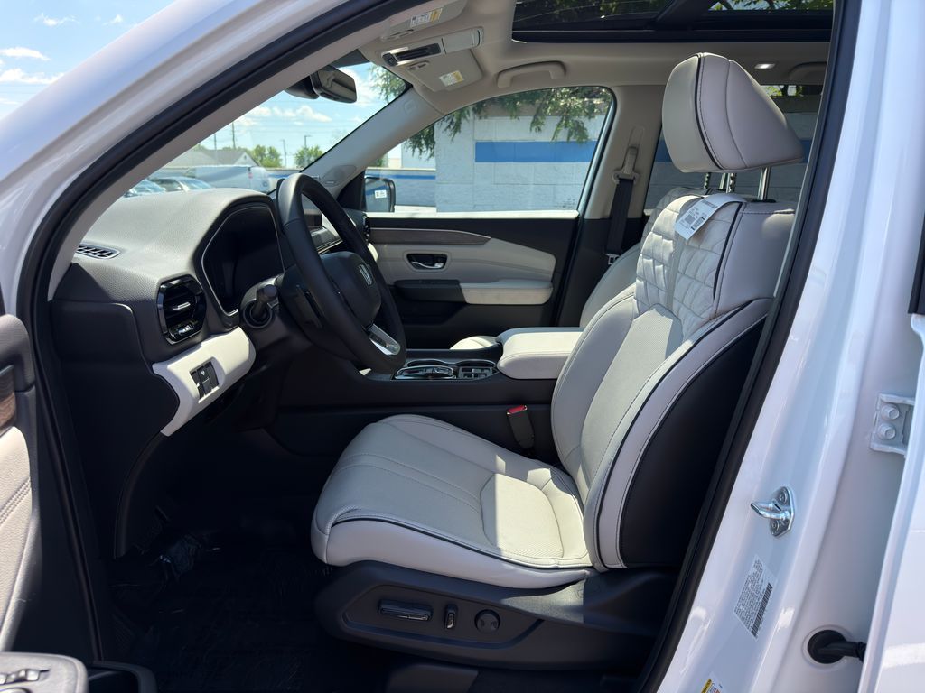 Thumbnail: 2026 Honda Pilot - 17