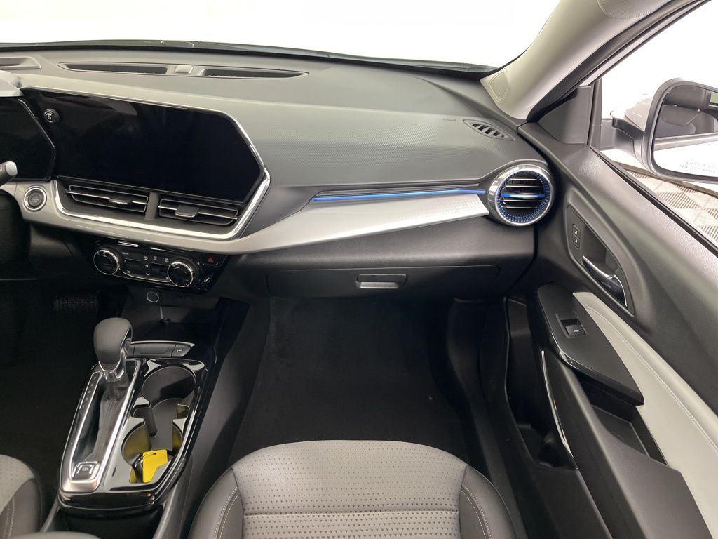 Thumbnail: 2025 Chevrolet Trax - 14